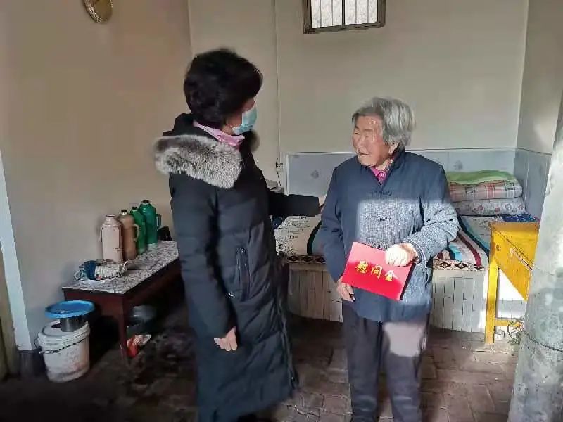 郭爱霞1.jpg 郭爱霞1.jpg