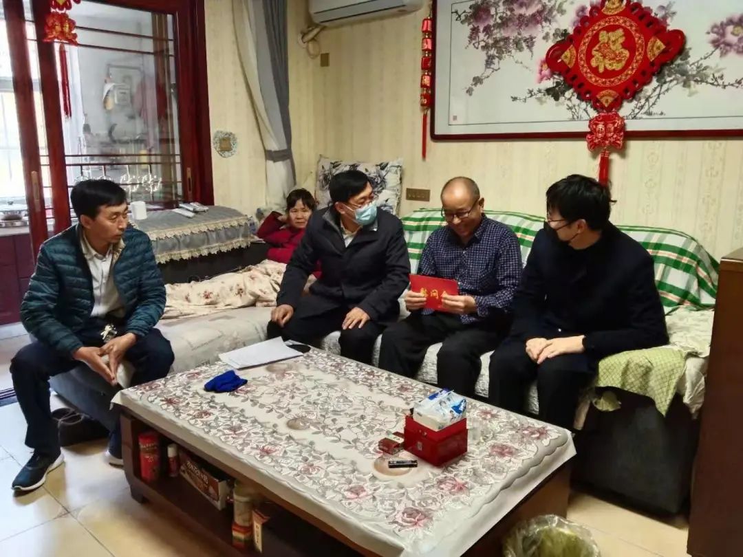 梁东民.jpg 梁东民.jpg
