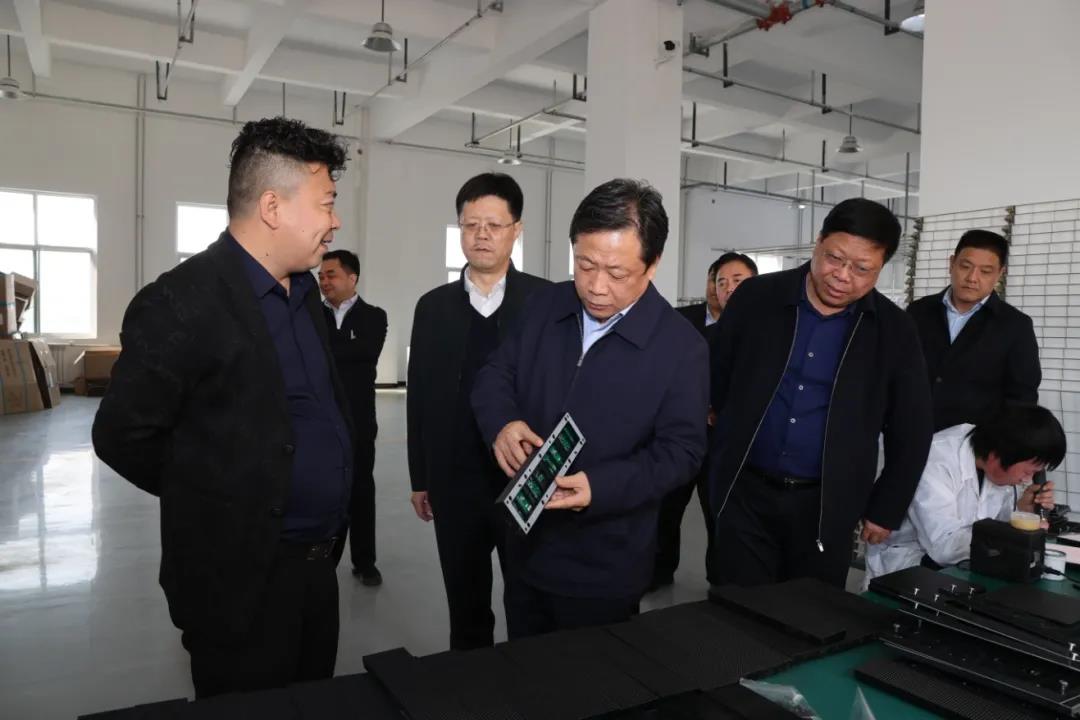 樊维斌1.jpg 樊维斌1.jpg